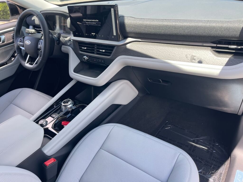 New 2026 Space White Metallic Ford Platinum image 22