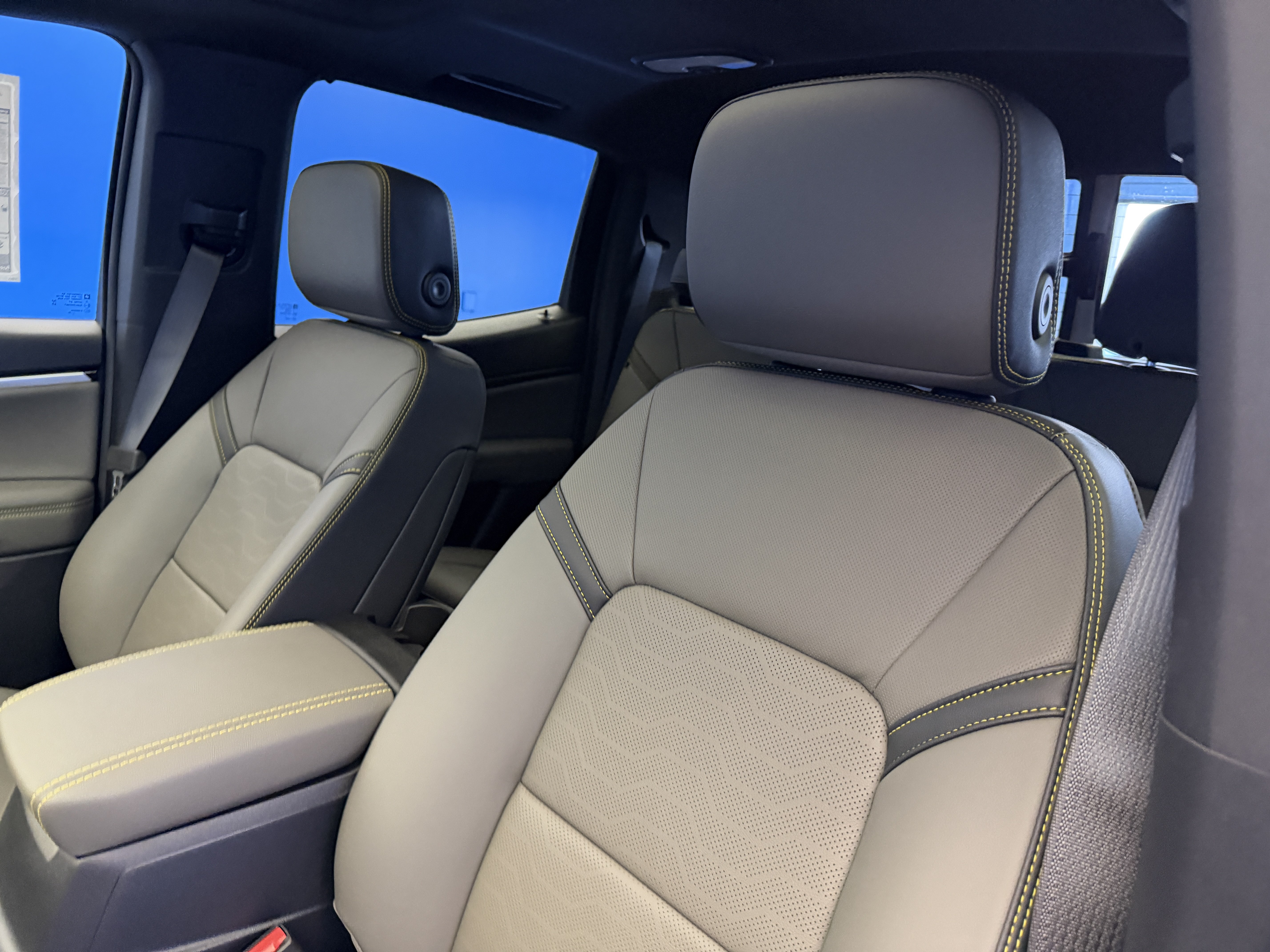 2026 Chevrolet Colorado ZR2 - Photo 12