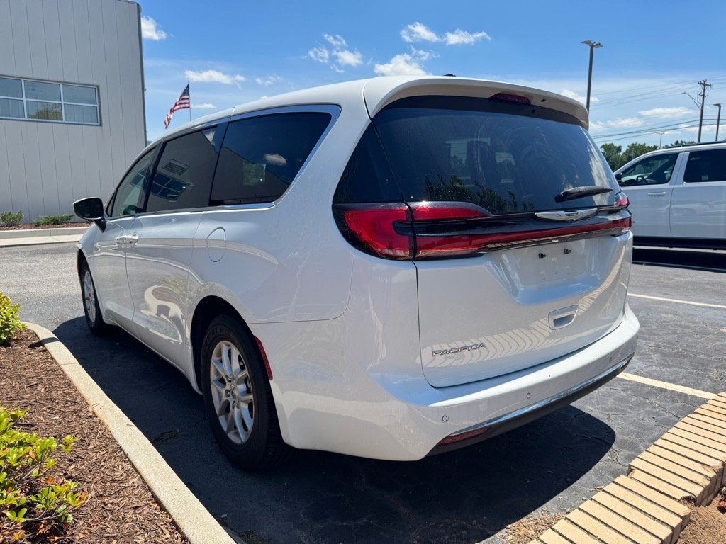 Certified Used 2023 Bright White Clear Coat Chrysler Touring L image 2