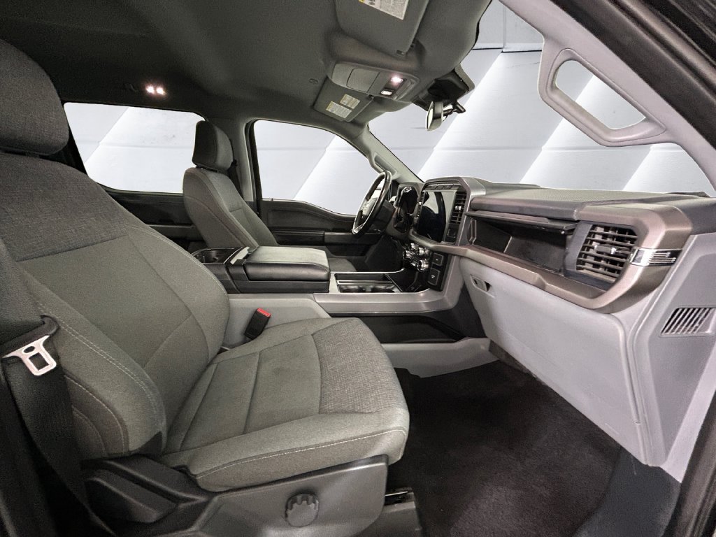 Used 2024 Black Ford XLT image 13