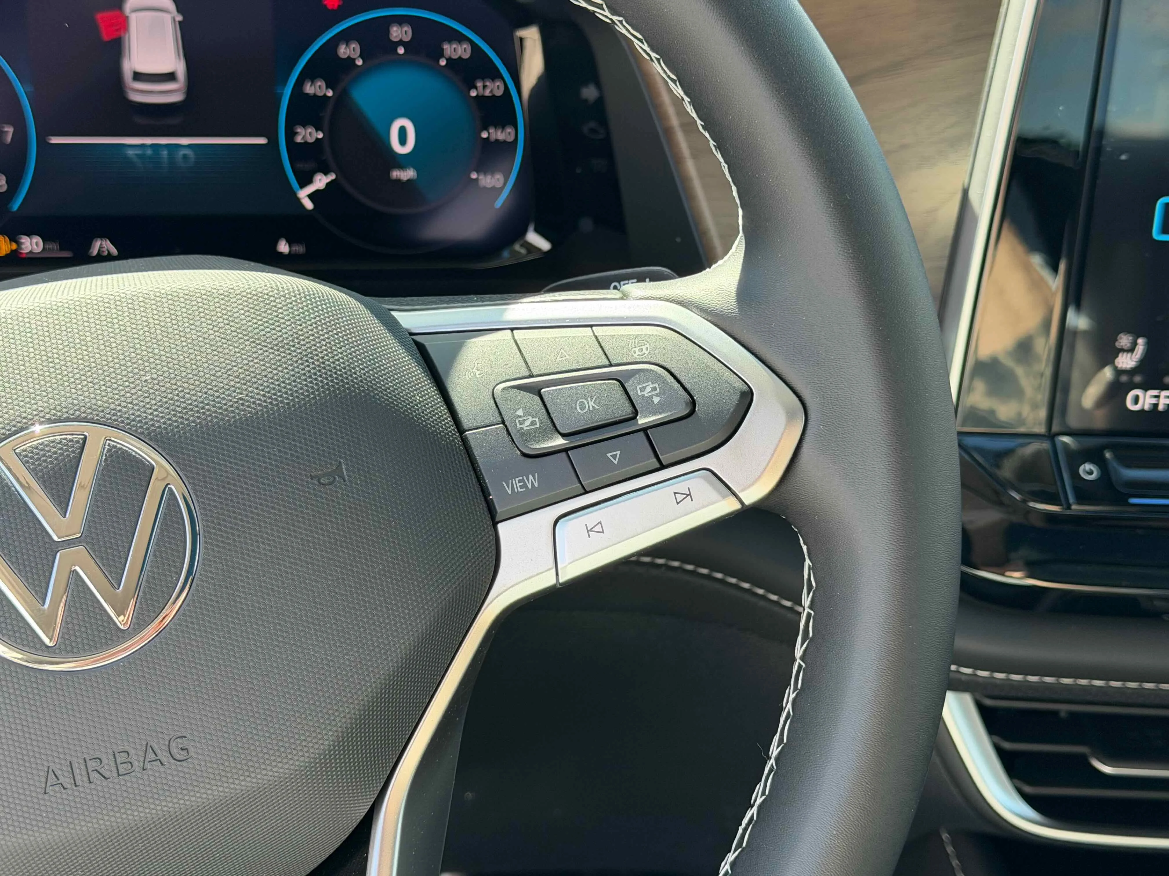 New 2026 Opal White Volkswagen 2.0T SE w/Technology image 17