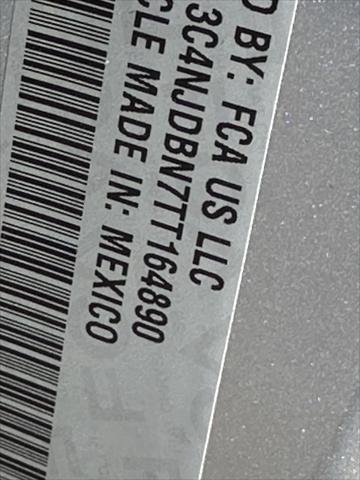 New 2026 Silver Zynith Metallic Clear-Coat Exterior Paint Jeep Latitude image 19