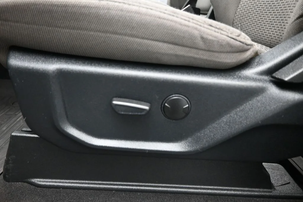 Used 2021 White Ford XLT image 10
