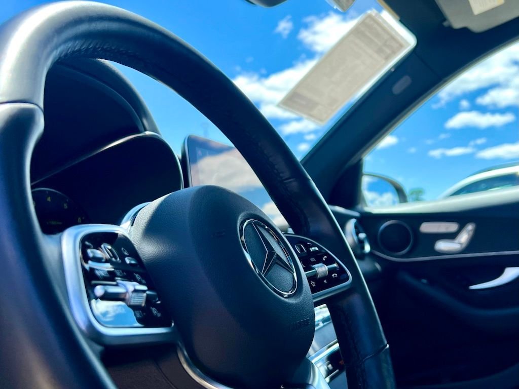Certified Used 2022  Mercedes-Benz GLC 300 image 14