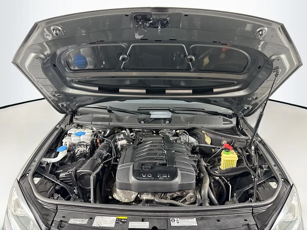 Used 2016 Gray Metallic Volkswagen VR6 FSI image 31