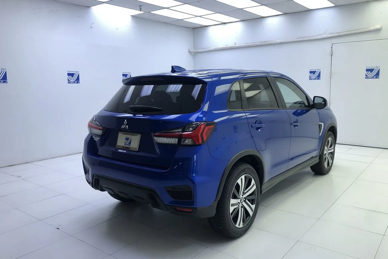 New 2026 Octane Blue Mitsubishi S image 4