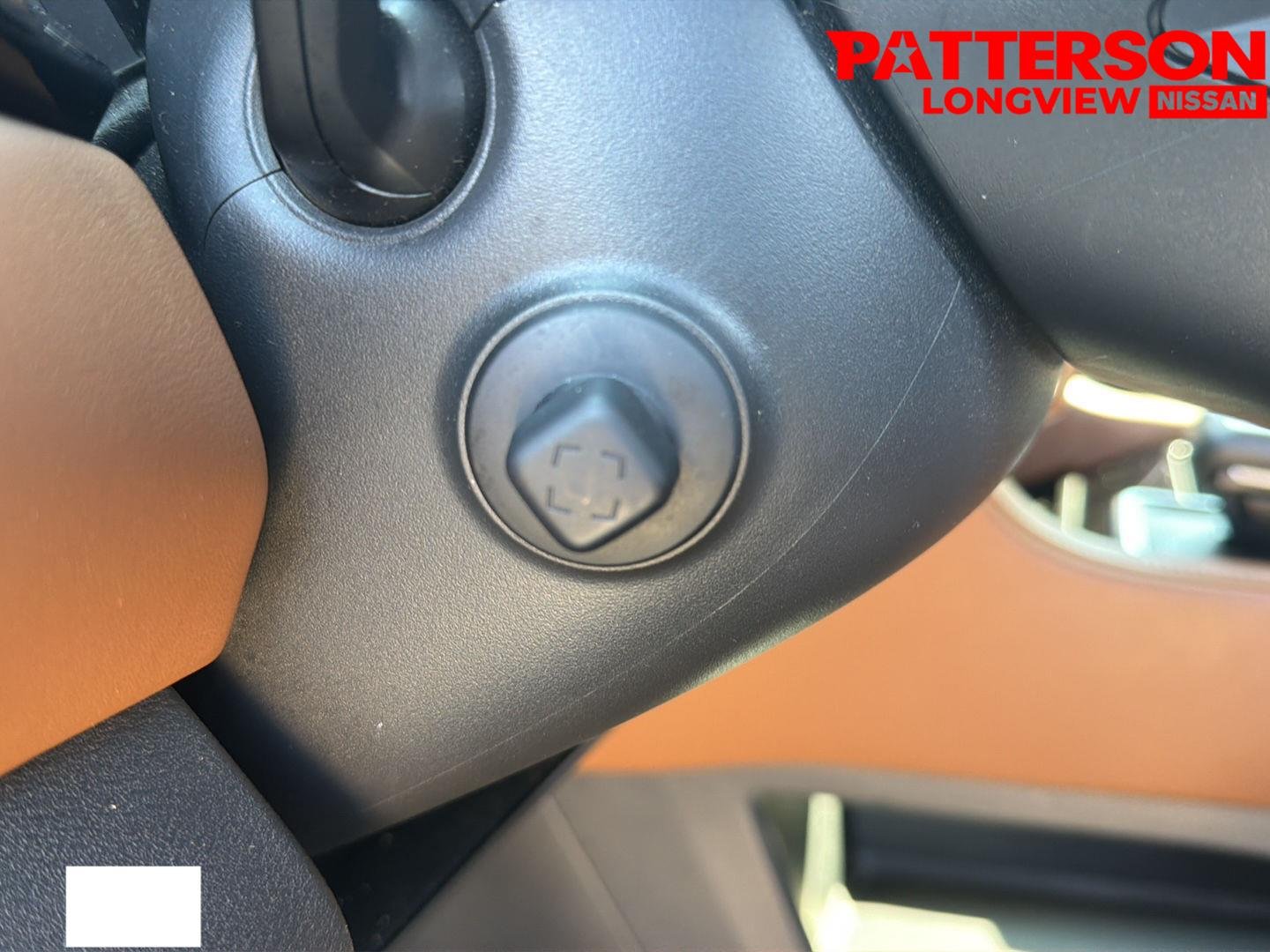 Used 2023 Obsidian Green Pearl Nissan Platinum image 14