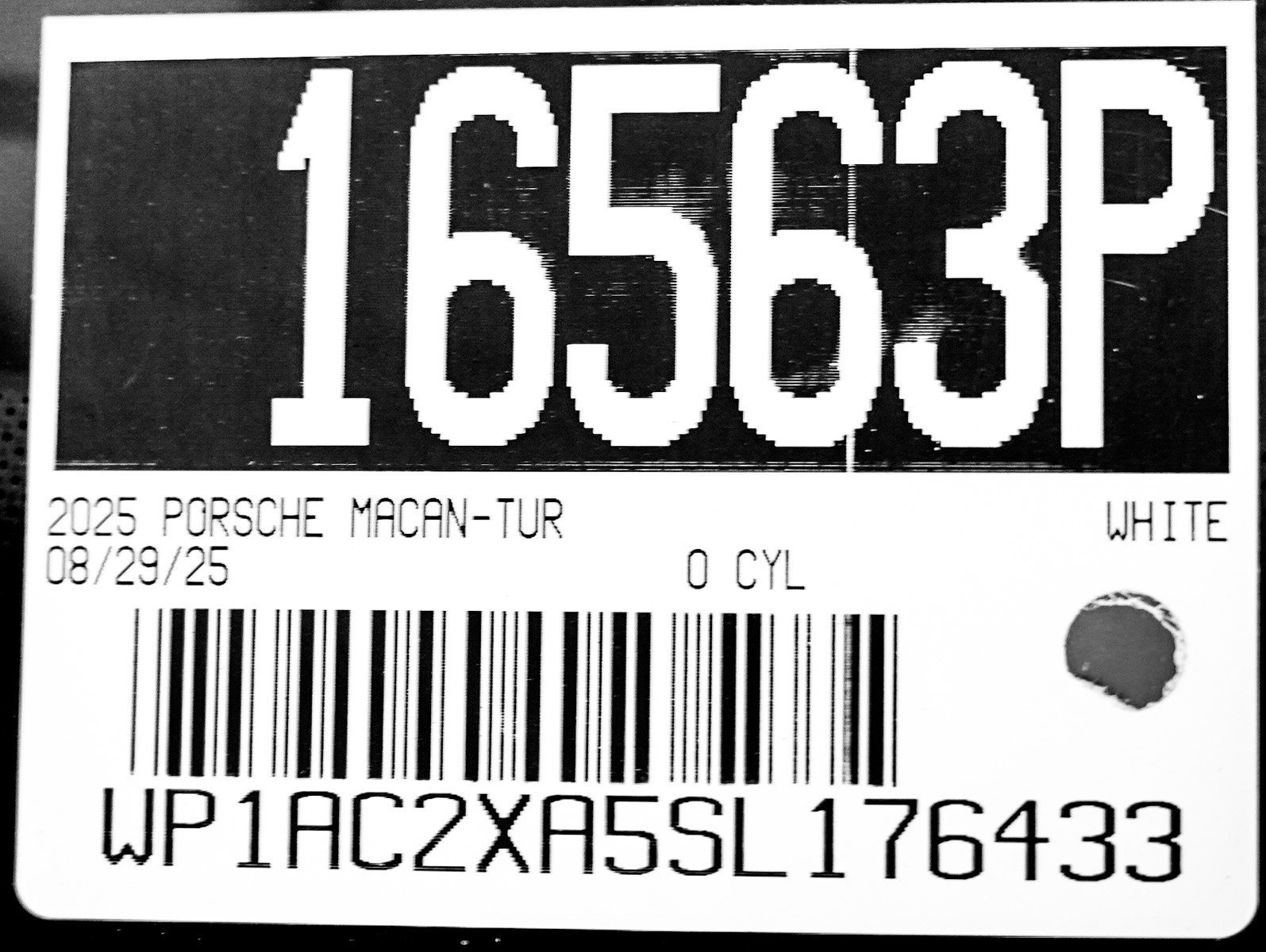 2025 Porsche Macan Turbo Electric - Photo 28