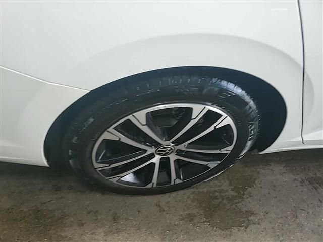 Used 2025 White Volkswagen 1.5T Sport image 22