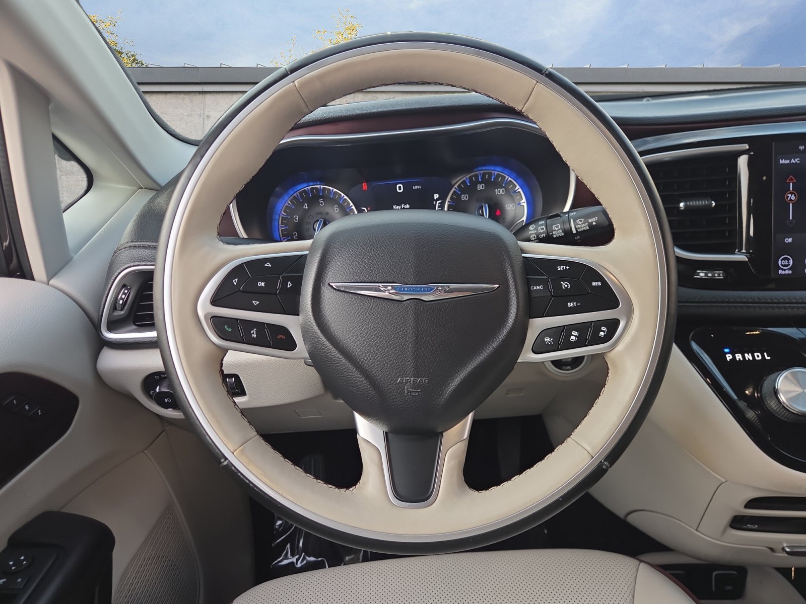 2019 Chrysler Pacifica Limited - Photo 12