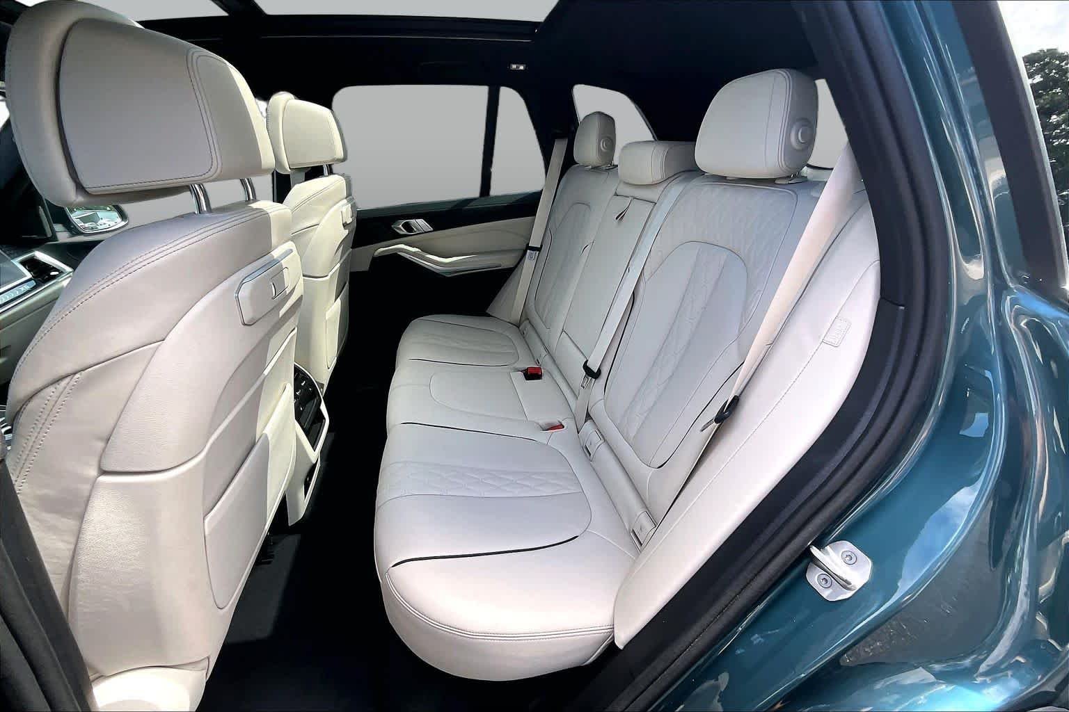Used 2024 Blue Ridge Mountain Metallic BMW xDrive40i image 21