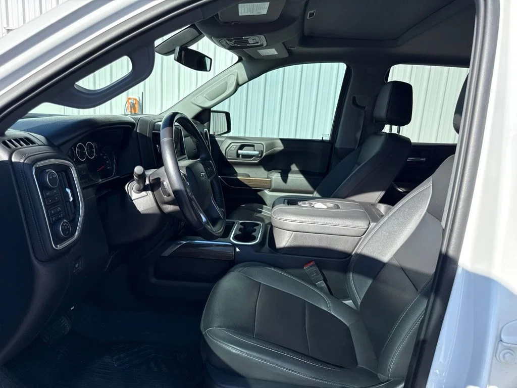 Used 2021 Pearl Chevrolet LT Trail Boss image 14