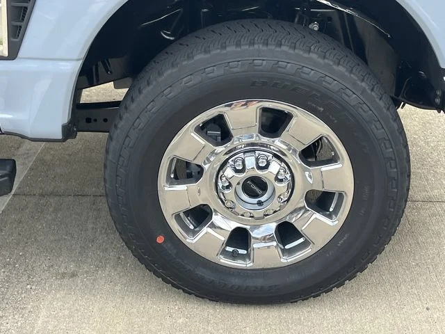 New 2026 Glacier Gray Metallic Tri-Coat Ford Lariat image 22
