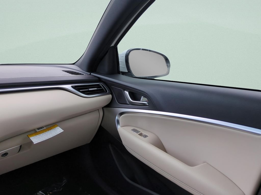 New 2026 White Genesis 2.5T image 12