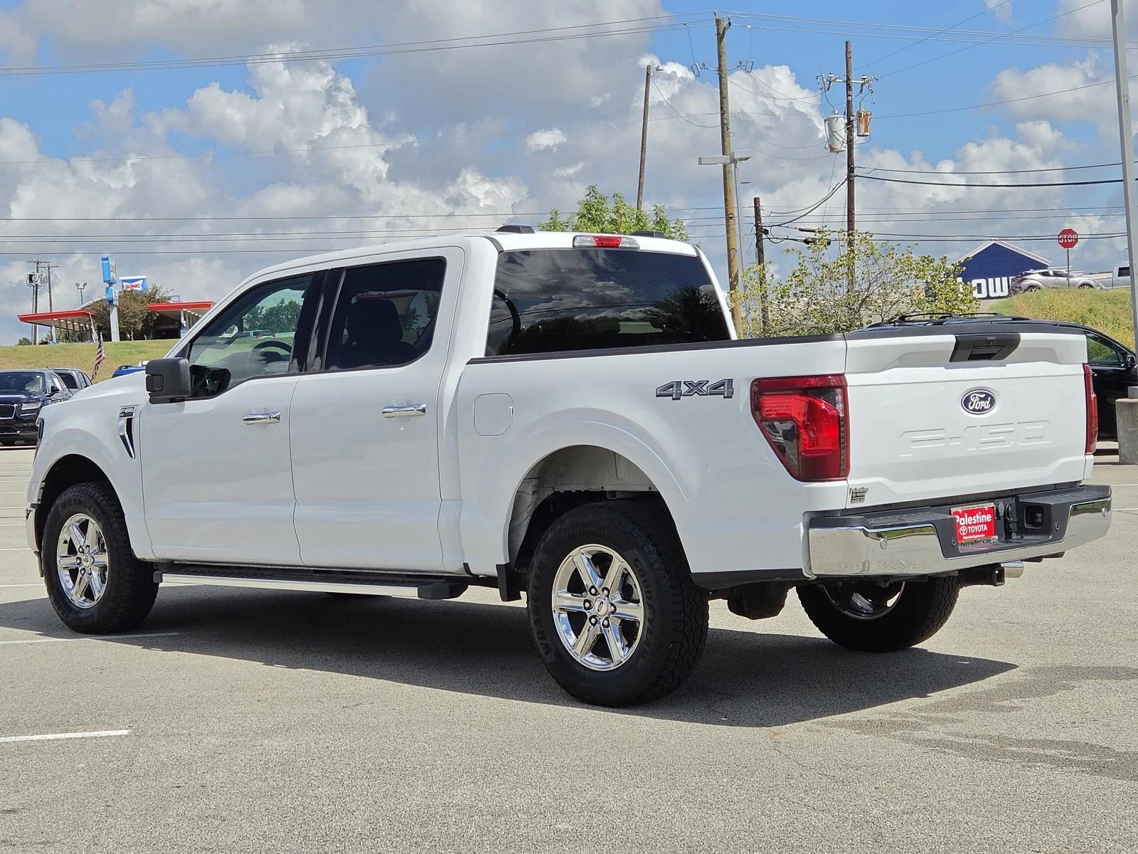 Used 2025 Oxford White Ford XLT 4WD SuperCrew 5.5