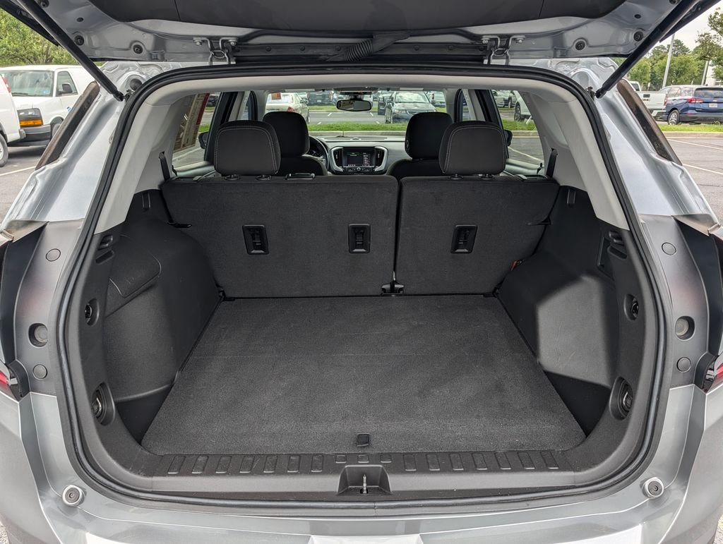 Used 2024 Silver GMC SLE image 16