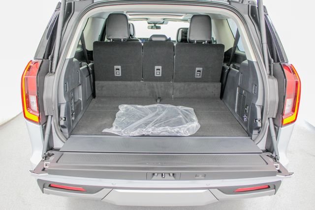 New 2026 Space Silver Metallic Ford MAX Platinum® image 9