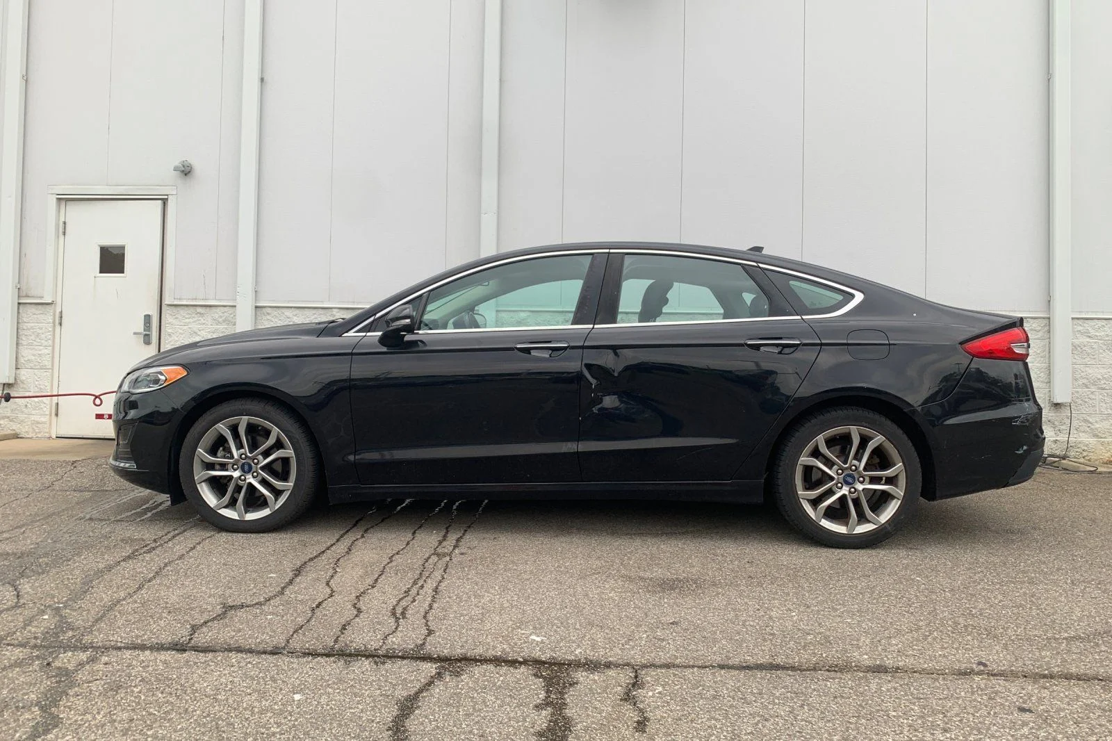 Used 2019 Black Ford SEL image 2