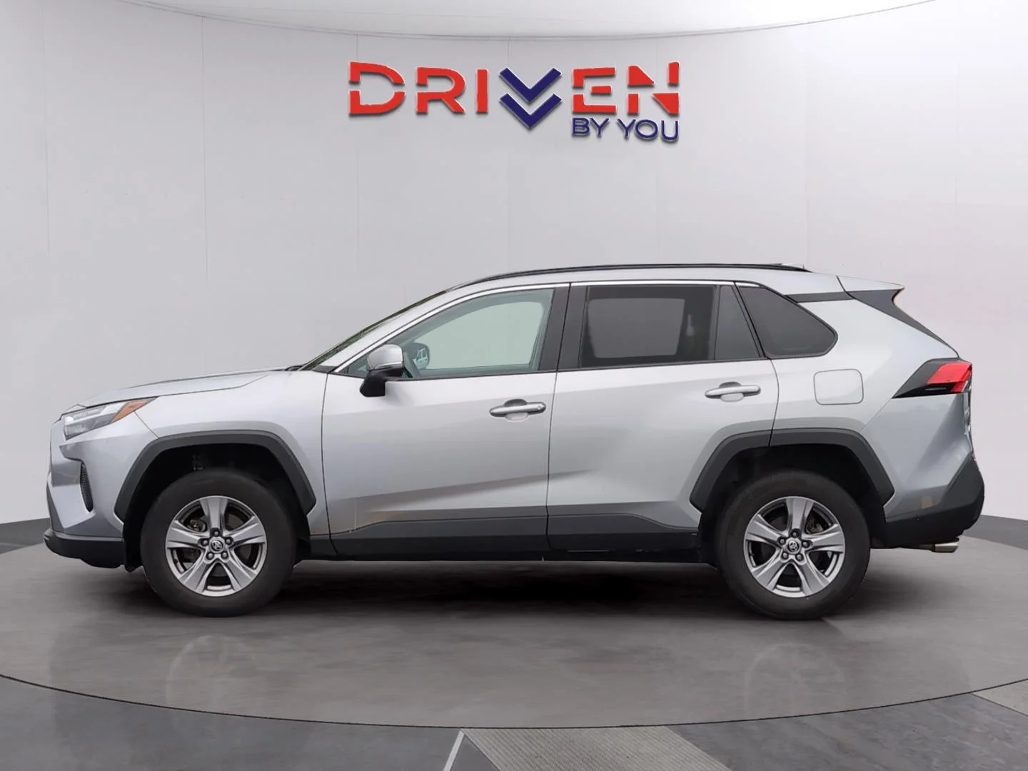Used 2024 Silver Sky Metallic Toyota XLE image 2