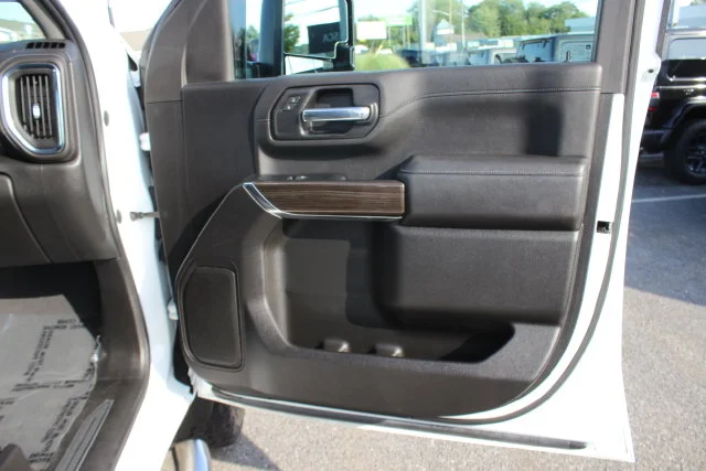 Used 2023 White Chevrolet LT image 29