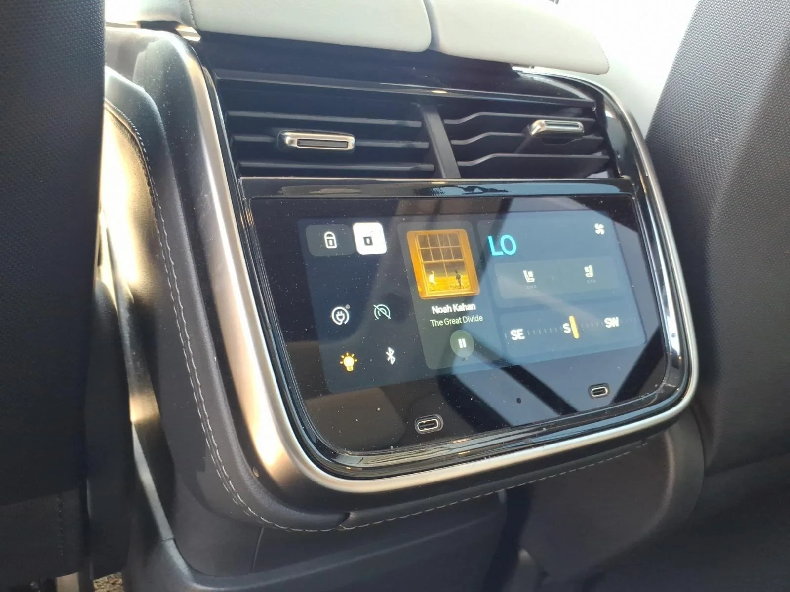 Used 2024  Rivian Adventure image 18
