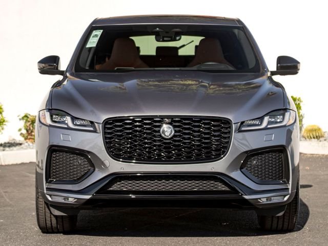 New 2026 Eiger Grey Jaguar P250 R-Dynamic S image 3