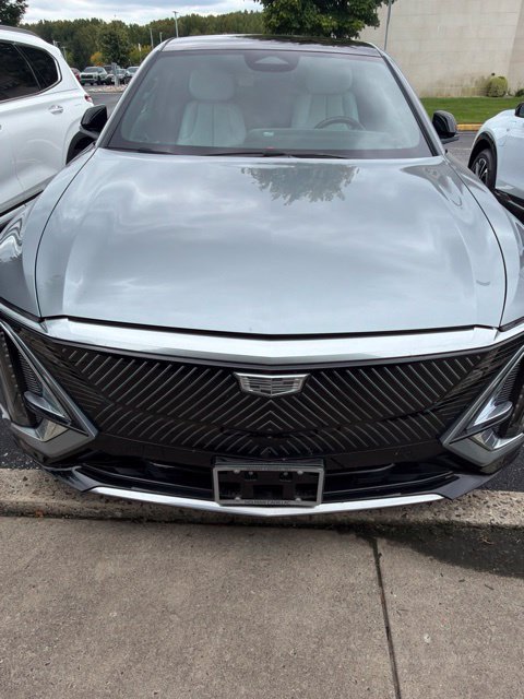 2024 Cadillac LYRIQ Luxury 1