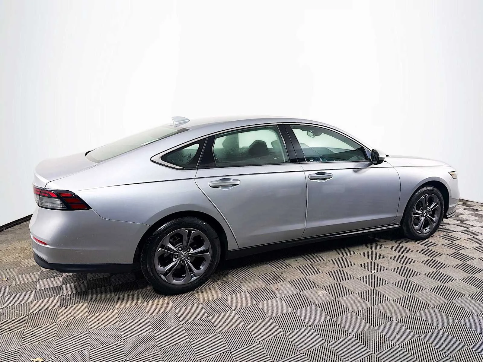 Used 2023 Lunar Silver Metallic Honda EX image 4