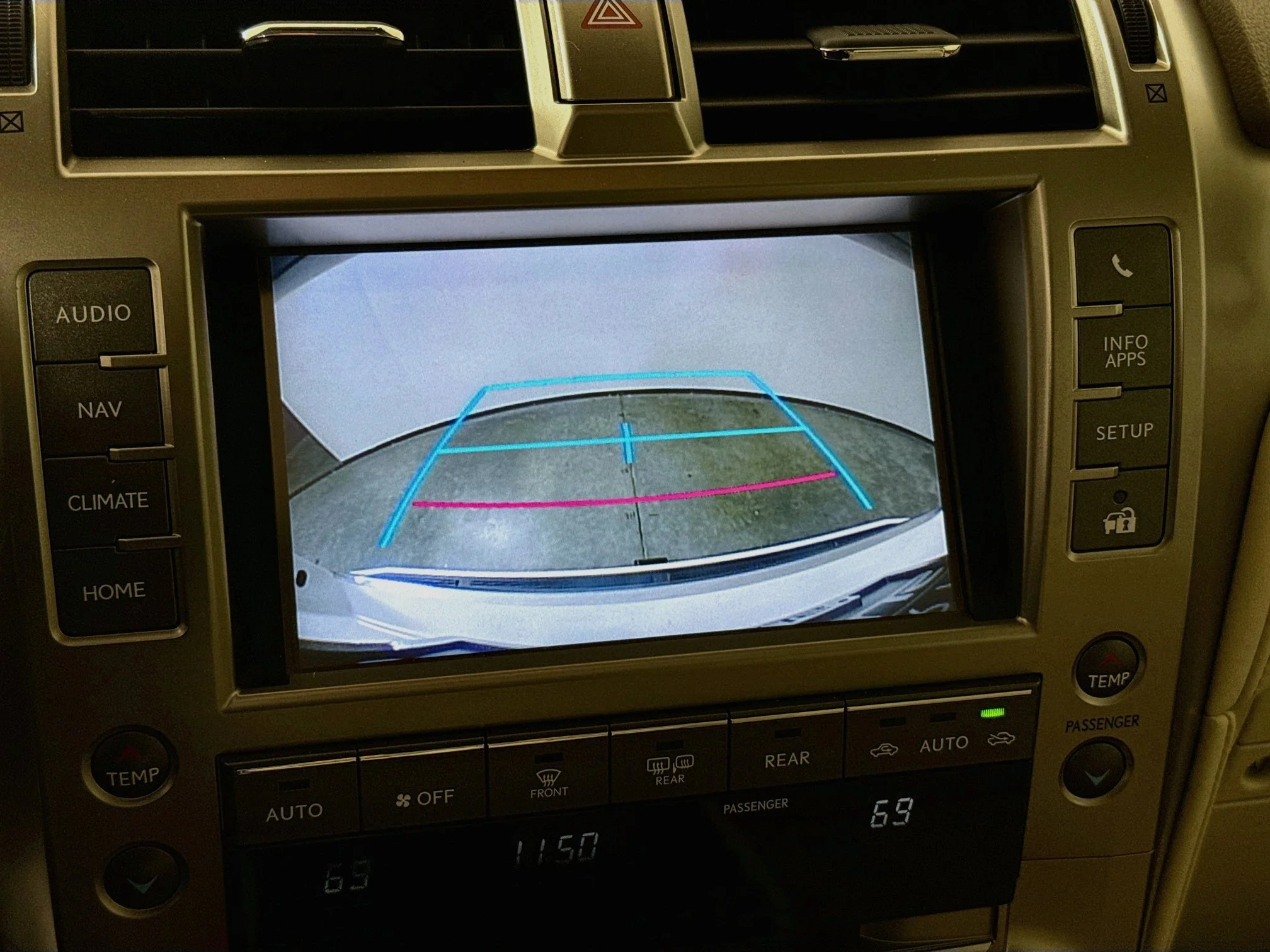 Used 2019 Starfire Pearl Lexus 460 image 17