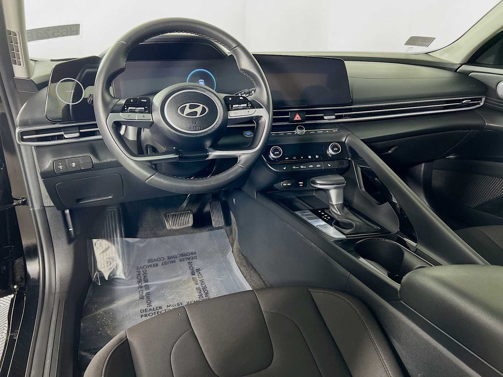 Used 2025 Abyss Black Hyundai SEL Convenience image 9