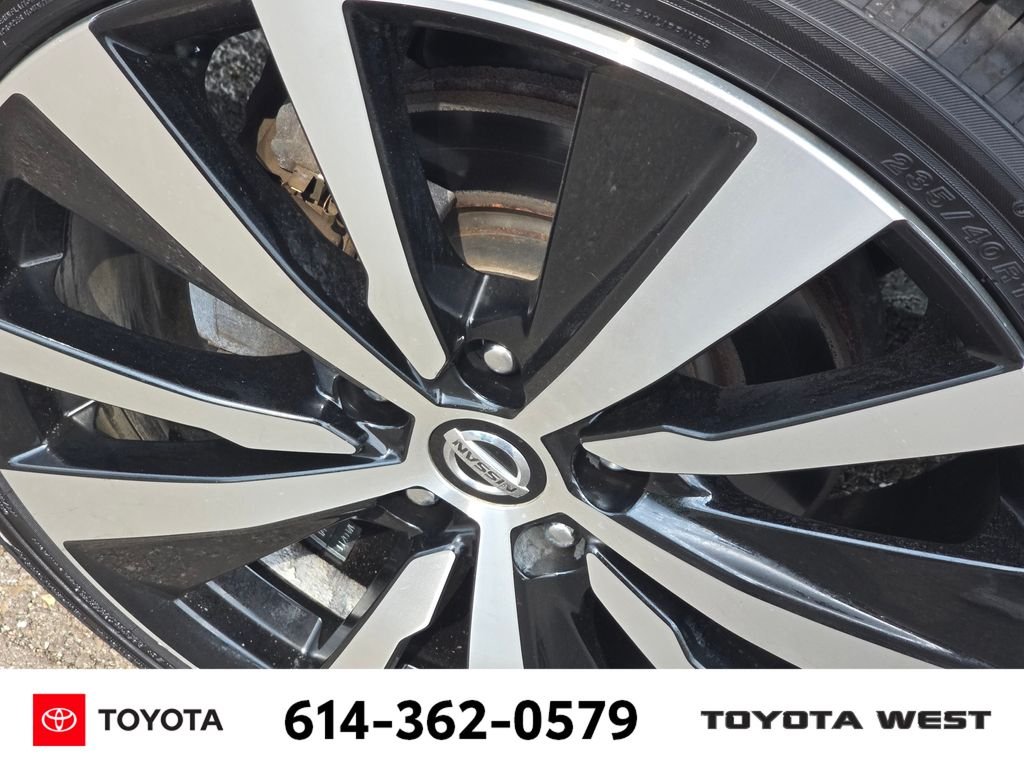 Used 2020 White Nissan 2.5 Platinum image 13