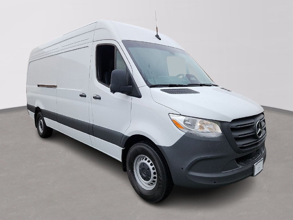 New 2026 Arctic+White Mercedes-Benz Cargo 170 WB image 20