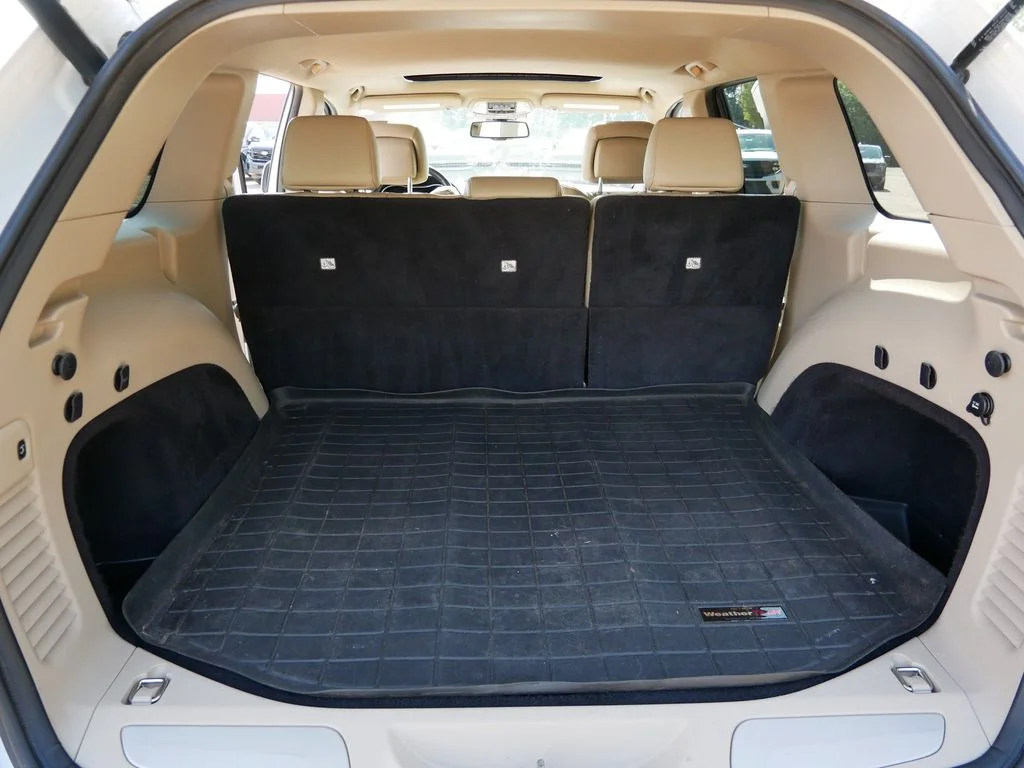 Used 2015 White Jeep Limited image 10