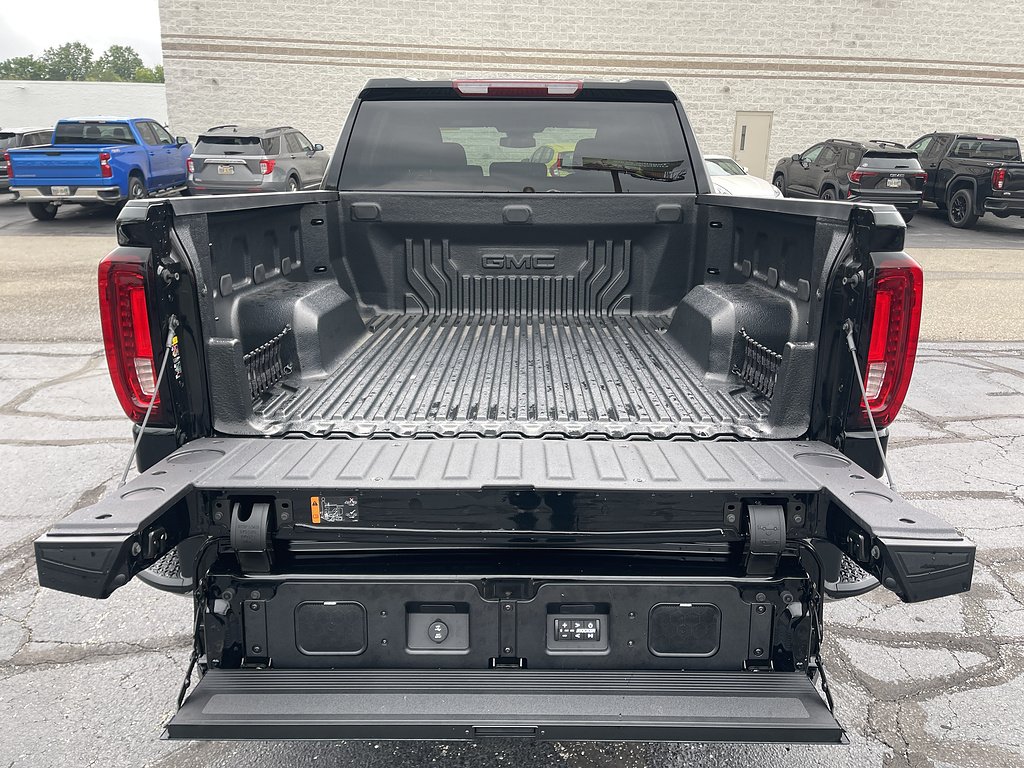 2026 GMC Sierra 1500 SLT - Photo 11
