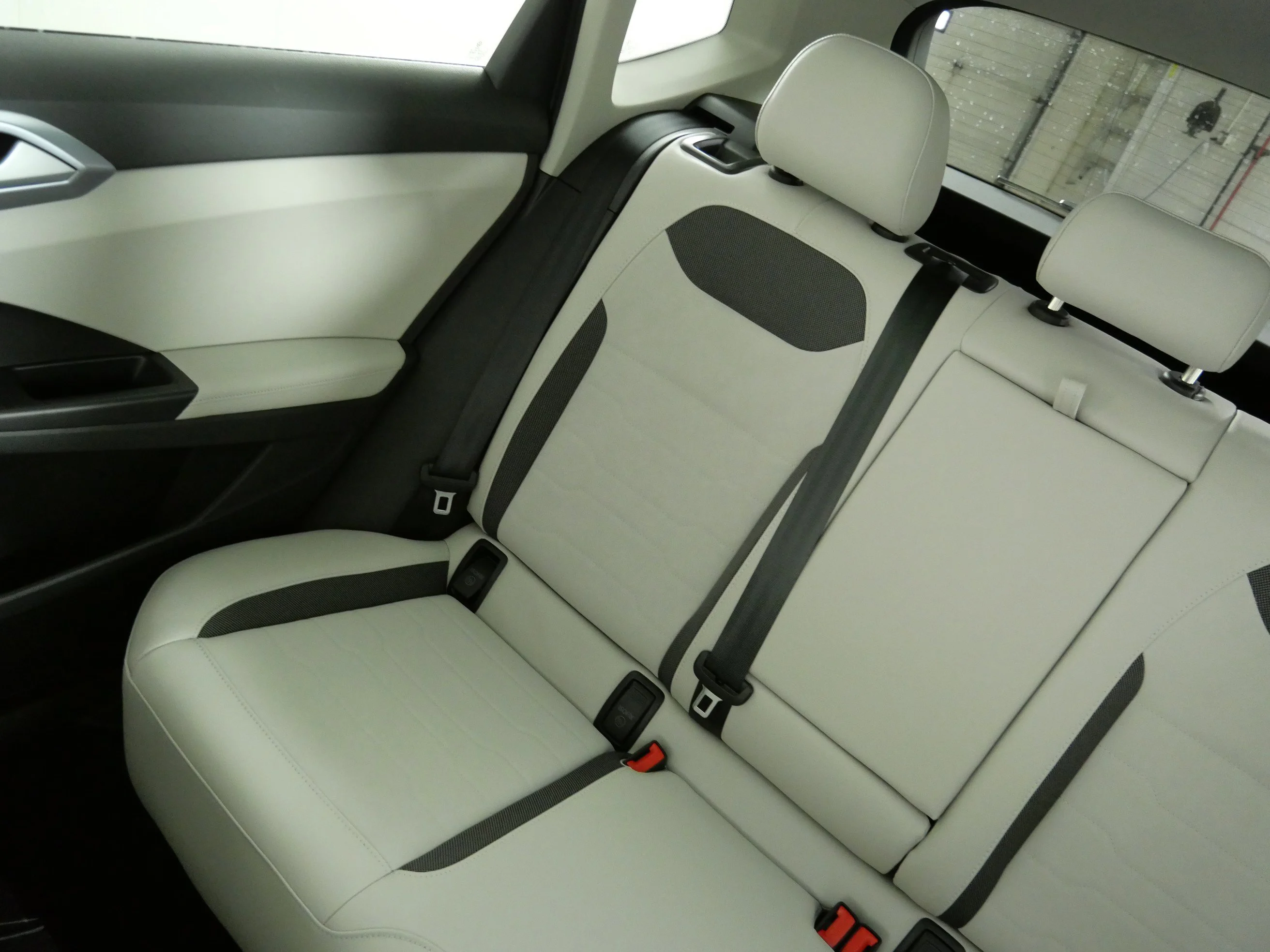 New 2026 Pure White Volkswagen SE image 12