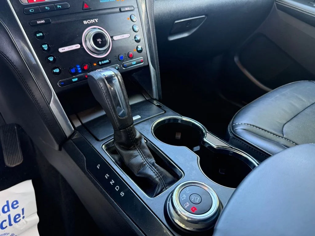 Used 2019 White Ford Platinum image 17