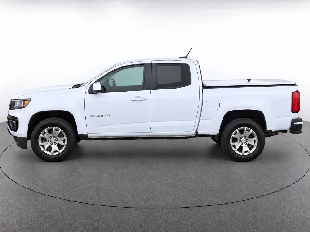 Used 2022 White Chevrolet LT image 7