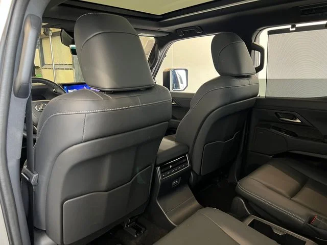 Used 2026 Atomic Silver Lexus 550 Luxury+ image 32
