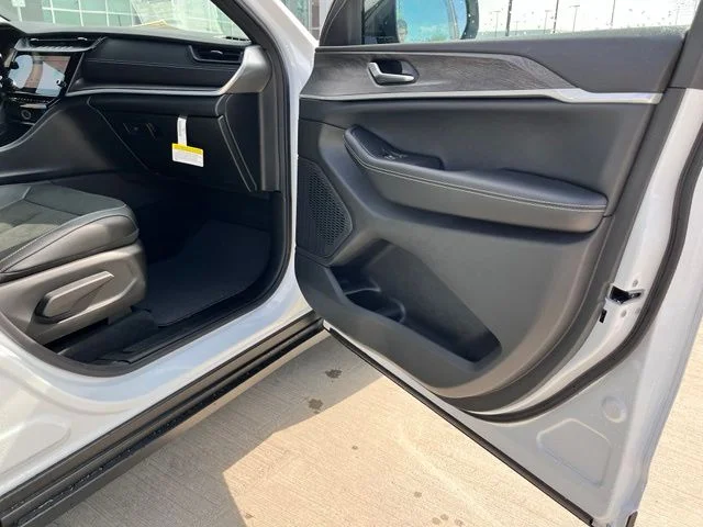 New 2026 Bright White Clearcoat Jeep Altitude image 23