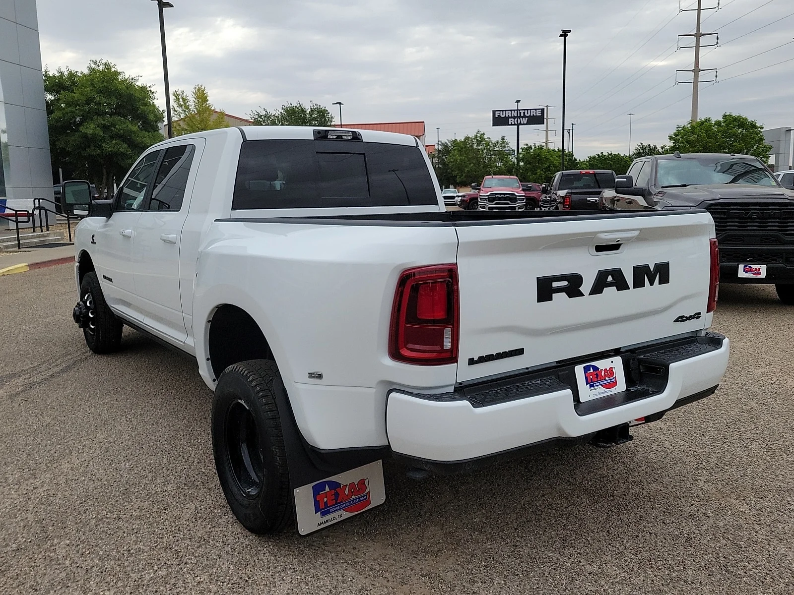 New 2026 PW7 Bright Whit Ram LARAMIE MEGA CAB 4X4 6