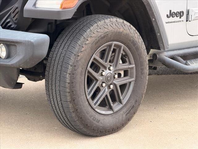 Used 2024 Silver Zynith Clearcoat Jeep Sport S image 23