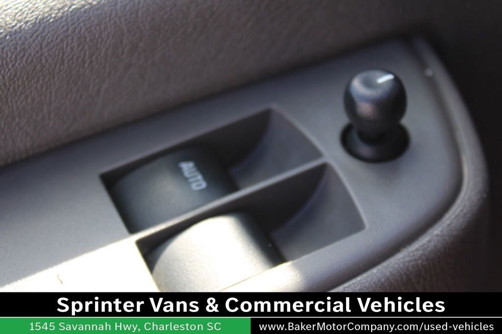 2023 GMC Savana Cargo Work Van - Photo 25
