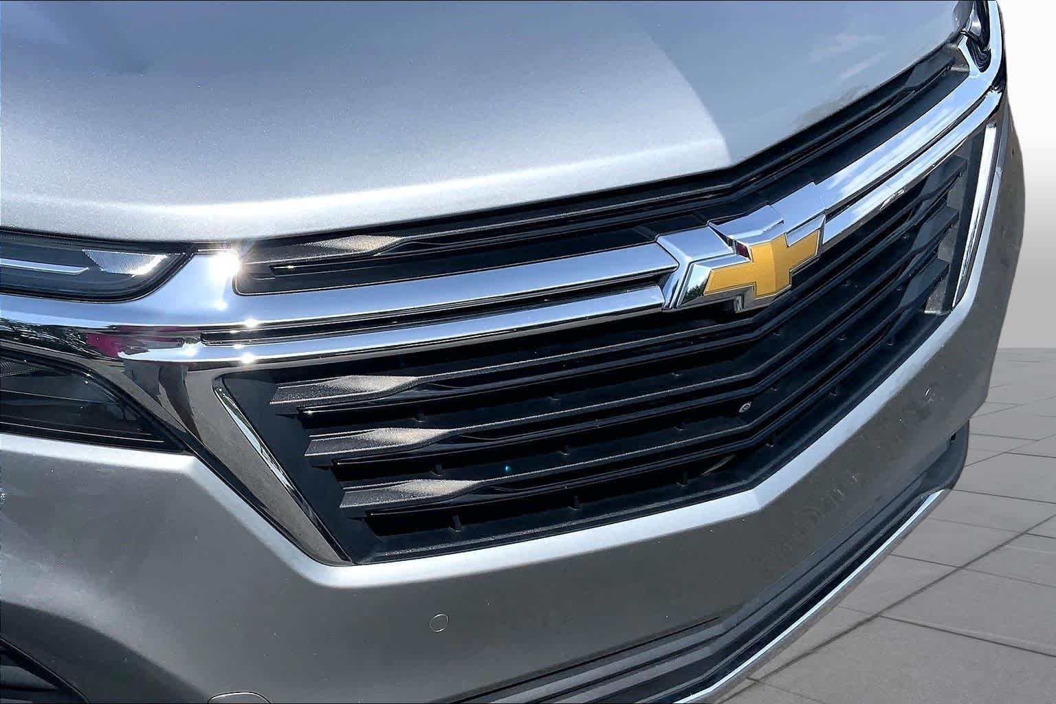 Used 2024 Sterling Gray Metallic Chevrolet LT image 28