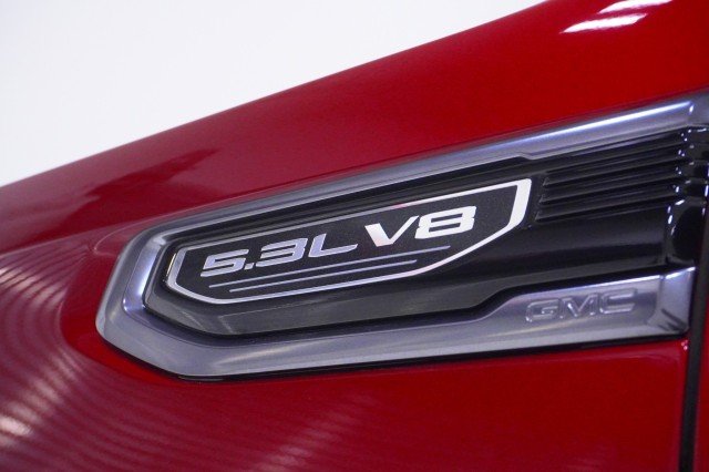 Used 2021 CAYENNE RED TINTCOAT GMC AT4 image 13