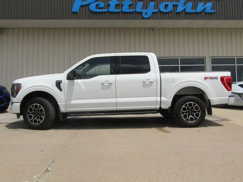 Used 2023 White Ford XLT image 11