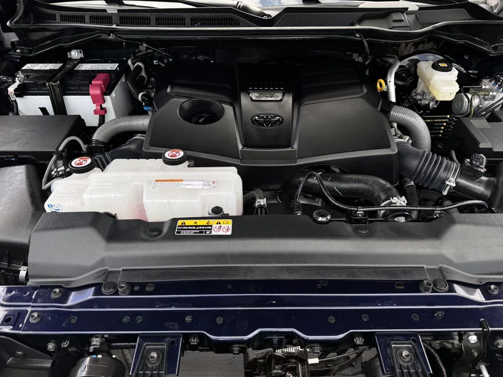 Used 2025  Toyota Limited image 32