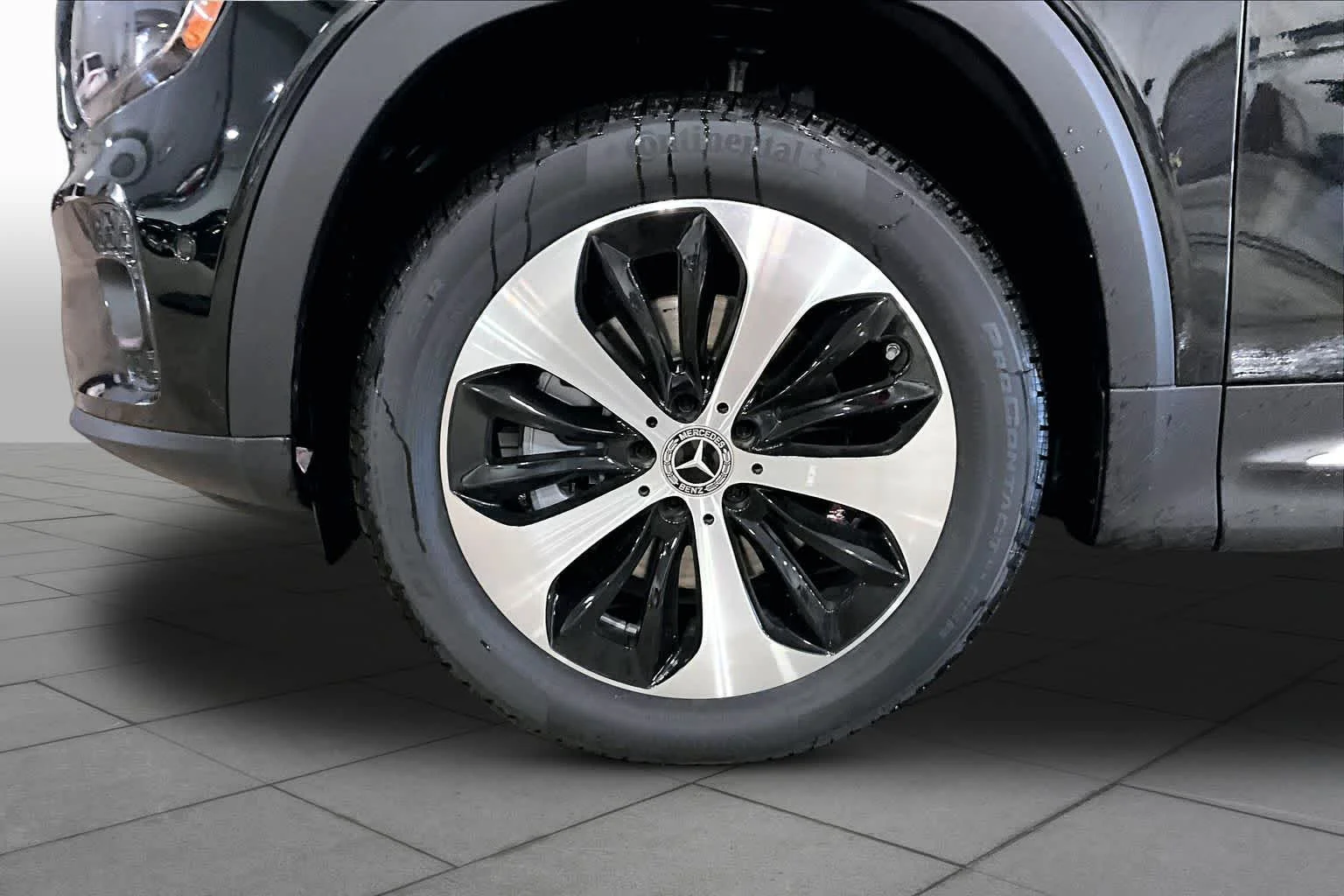 New 2026 Night Black Mercedes-Benz GLB 250 image 18