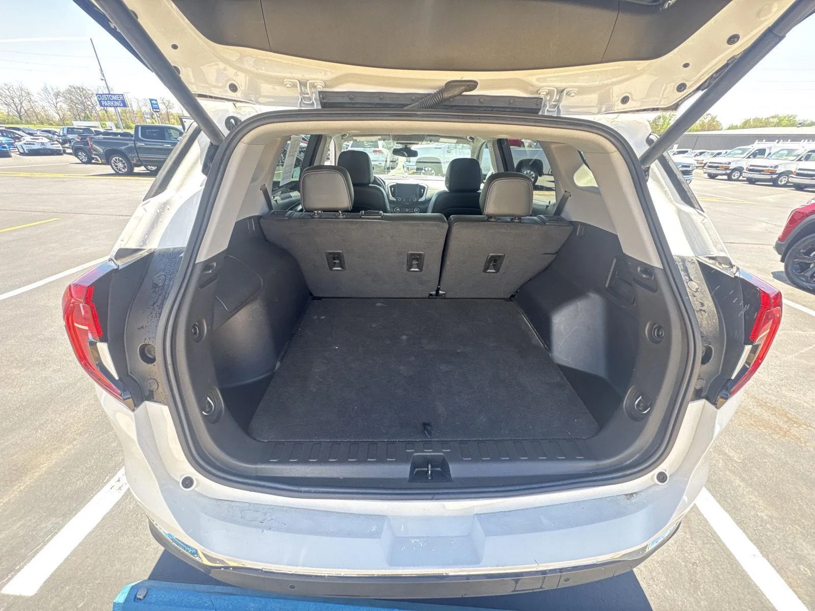 Used 2022 Summit White GMC SLT image 12