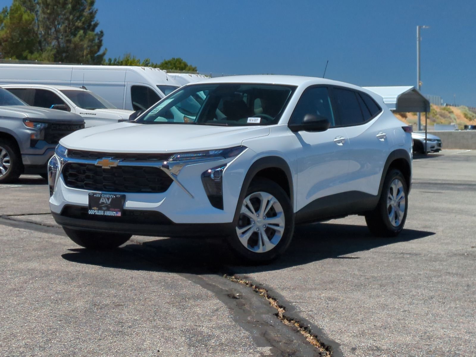 New 2026 Summit White Chevrolet LS image 43