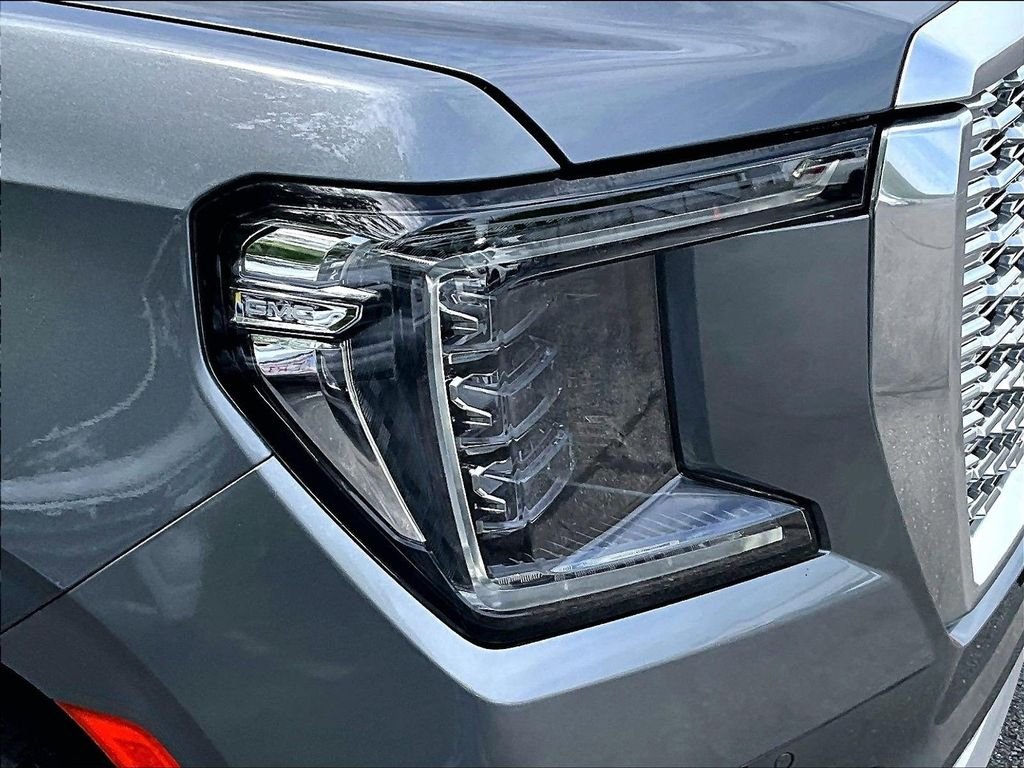 Used 2022 Gray GMC Denali image 32